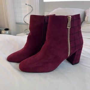 Beautiful Maroon / Wine Colored Ankle Boots w/Checker Design + Chunky Heel - 12